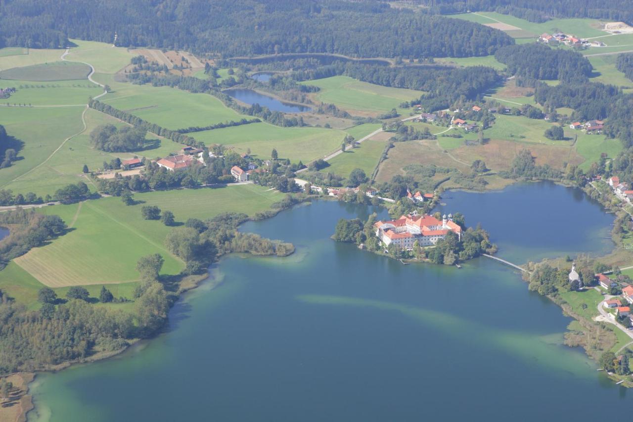 Haus Rufinus Am Kloster Seeon Экстерьер фото